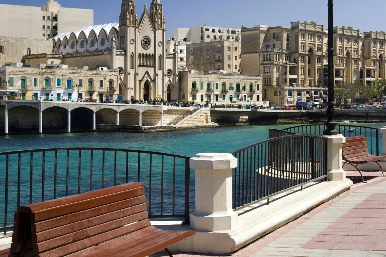 Luxurious Apt With Ocean Views And Pool In Tigne Point Слима Экстерьер фото