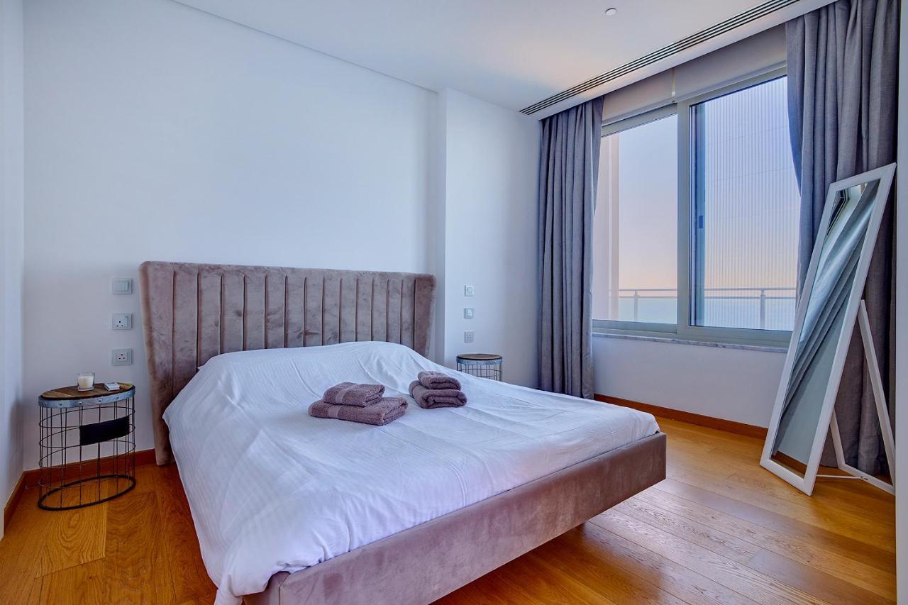 Luxurious Apt With Ocean Views And Pool In Tigne Point Слима Экстерьер фото