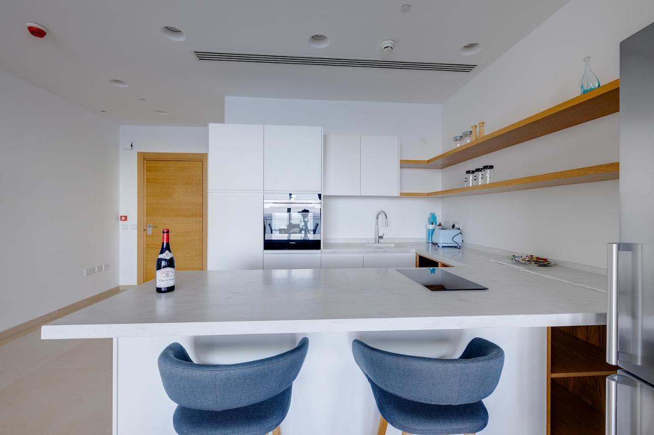 Luxurious Apt With Ocean Views And Pool In Tigne Point Слима Экстерьер фото